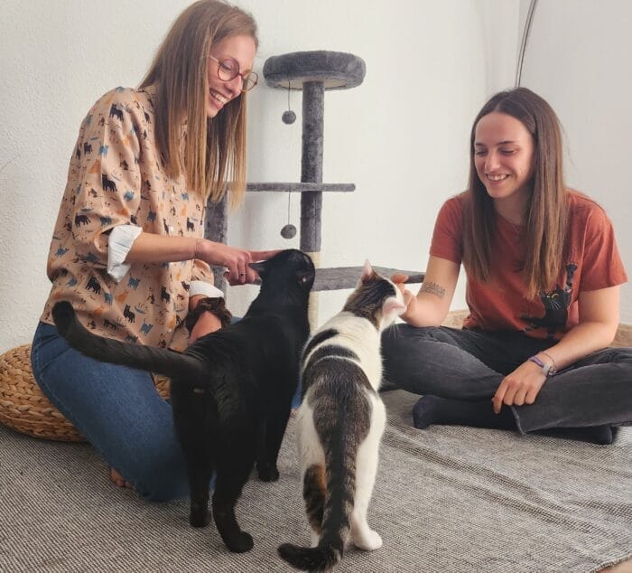 Marina y Xènia, tus catsitters en el Tarragonès